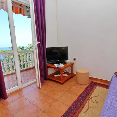 Filipovi - One-bedroom With Balcony And Sea View A1 Sobra